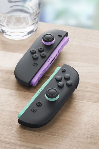 images/products_26/ac_ns2_joycon2pair_lightpurple_lightgreen/BEEA_012-014_imgeUAMA_P3_R_ad-0.jpg
