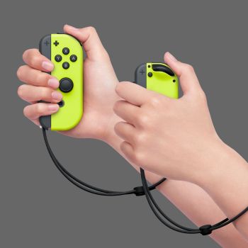 images/products/ac_switch_joy-con_pair_neon_yellow/__gallery/001_lifestyle/HACS_001_play07_YYK_R_ad-0.jpg